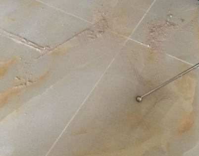 开鲁瓷砖空鼓维修公司分享粘合剂选择不当在瓷砖铺贴过程中可能导致以下问题