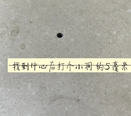 开鲁瓷砖空鼓维修公司专业解答在瓷砖铺贴过程中，如果砂料搅拌不均匀，将会带来以下问题